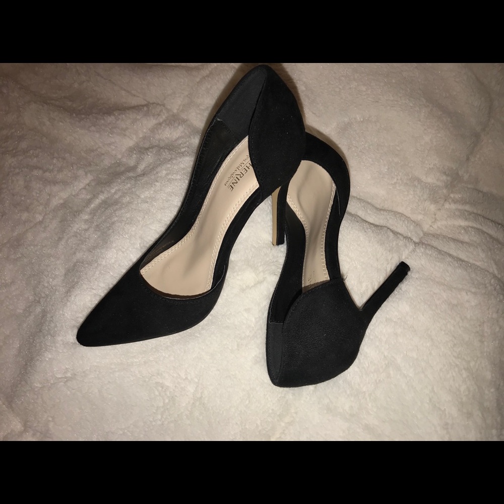 Cute black heels!